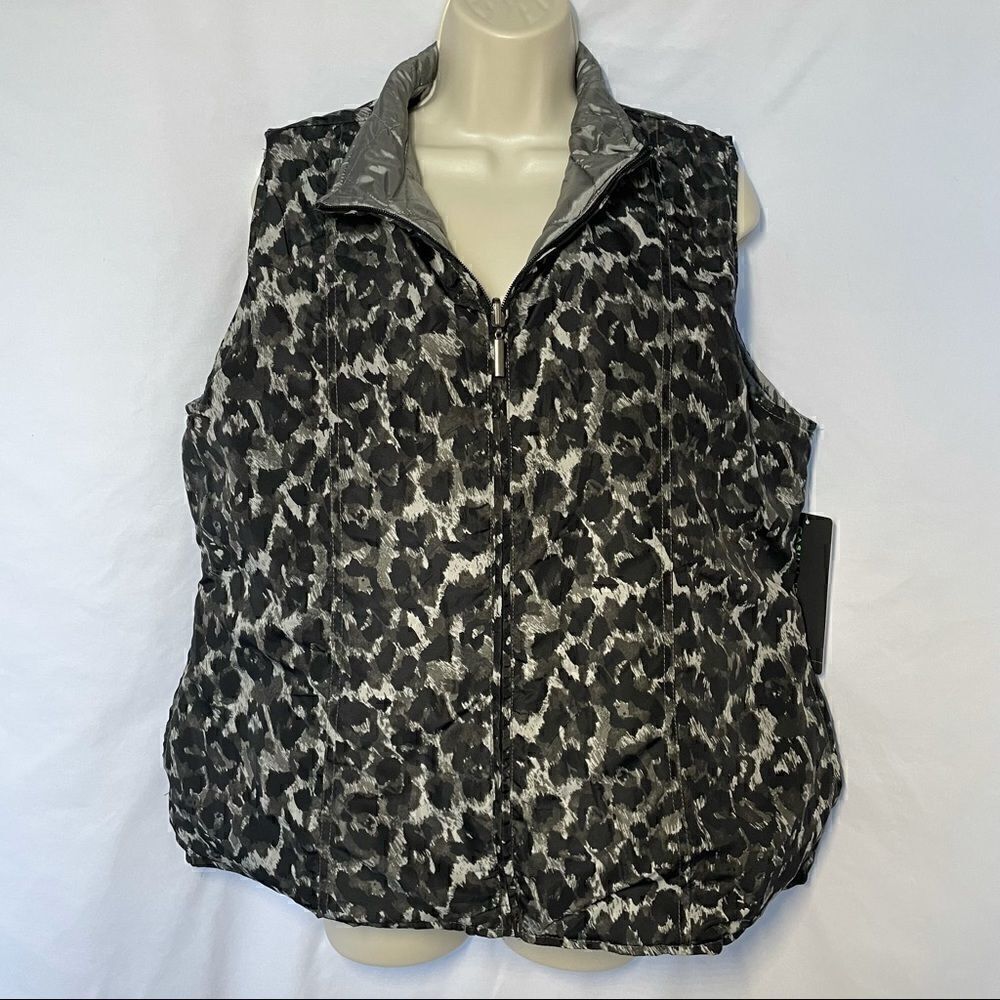 NWT Casual Identity Reversible Vest size larger - Picture 2 of 16